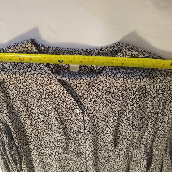 In Group II 2X mini dress/tunic top black w-ivory floral print - Picture 5 of 13